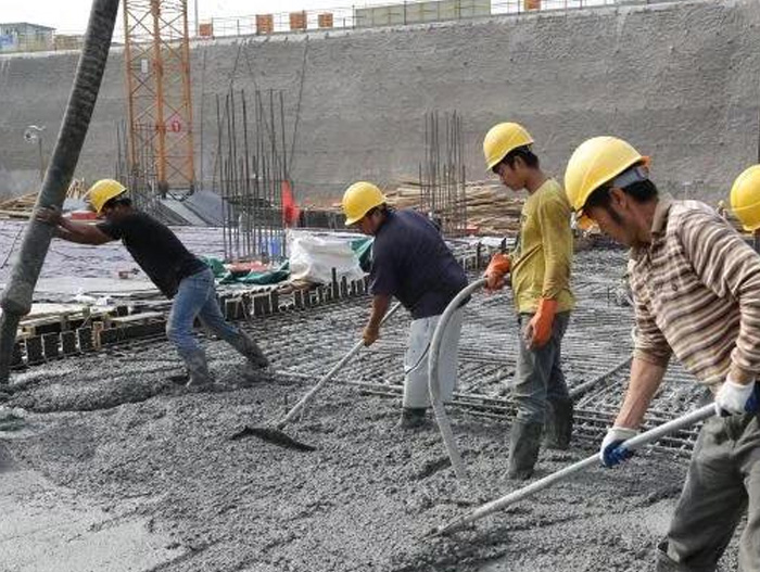水泥混凝土路面施工有什么材料要求？